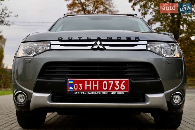 Внедорожник / Кроссовер Mitsubishi Outlander 2016 в Дрогобыче