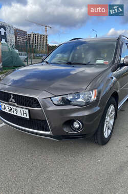 Внедорожник / Кроссовер Mitsubishi Outlander 2010 в Киеве