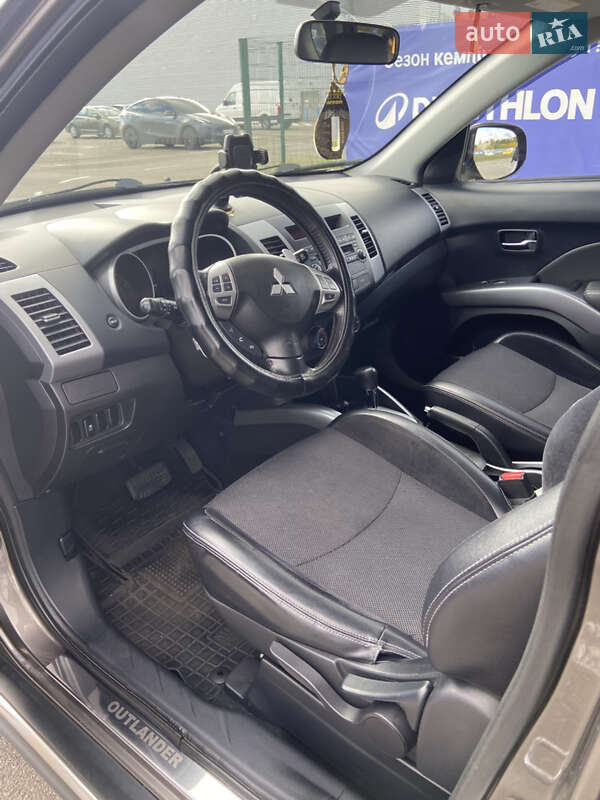 Внедорожник / Кроссовер Mitsubishi Outlander 2010 в Киеве фото 5 Внедорожник / Кроссовер Mitsubishi Outlander 2010 в Киеве
