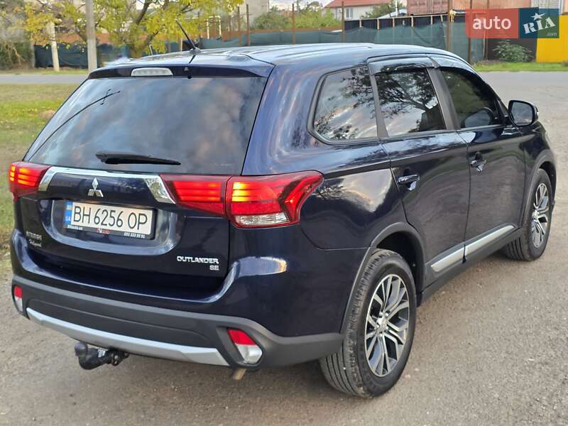 Внедорожник / Кроссовер Mitsubishi Outlander 2016 в Одессе