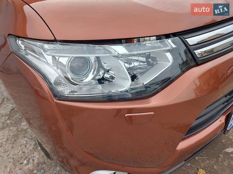 Позашляховик / Кросовер Mitsubishi Outlander 2013 в Рівному фото 10 Позашляховик / Кросовер Mitsubishi Outlander 2013 в Рівному