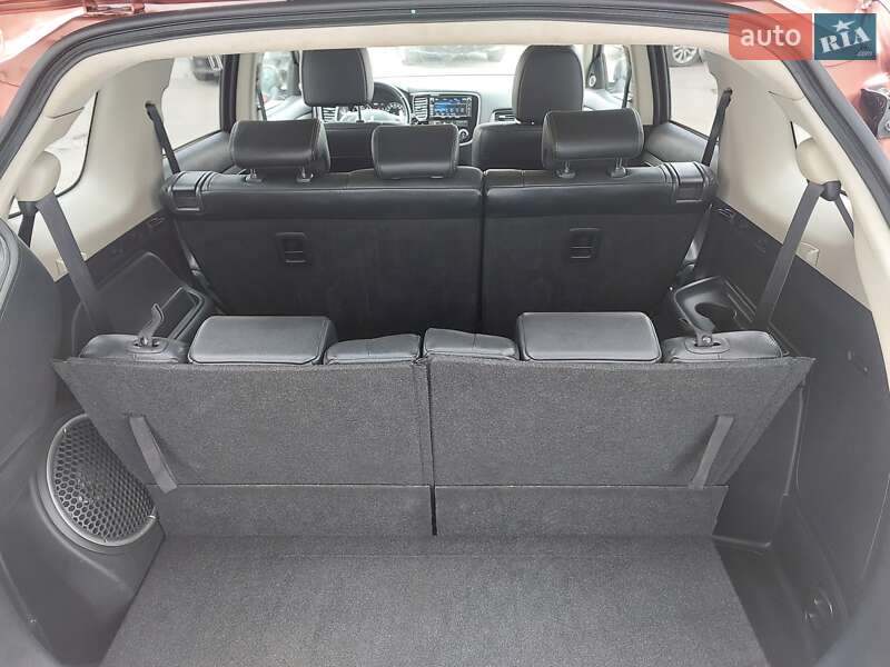 Позашляховик / Кросовер Mitsubishi Outlander 2013 в Рівному фото 18 Позашляховик / Кросовер Mitsubishi Outlander 2013 в Рівному