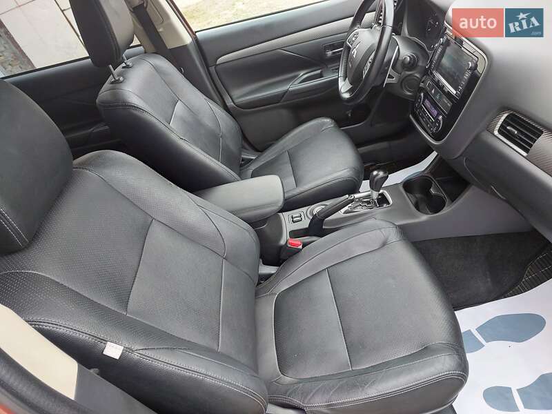 Позашляховик / Кросовер Mitsubishi Outlander 2013 в Рівному фото 25 Позашляховик / Кросовер Mitsubishi Outlander 2013 в Рівному