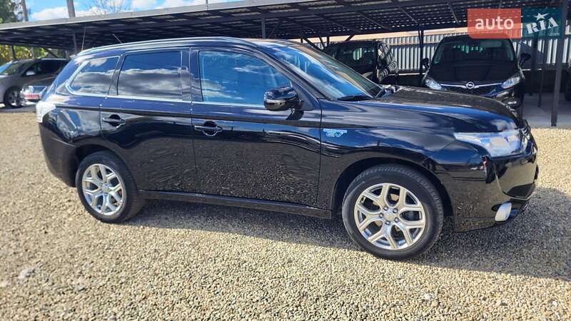 Внедорожник / Кроссовер Mitsubishi Outlander 2014 в Калуше