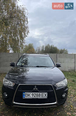 Внедорожник / Кроссовер Mitsubishi Outlander 2010 в 
