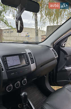 Внедорожник / Кроссовер Mitsubishi Outlander 2010 в 