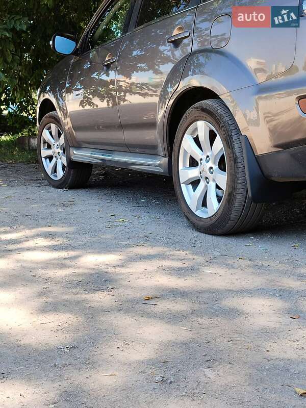 Позашляховик / Кросовер Mitsubishi Outlander 2010 в Печенігах фото 4 Позашляховик / Кросовер Mitsubishi Outlander 2010 в Печенігах