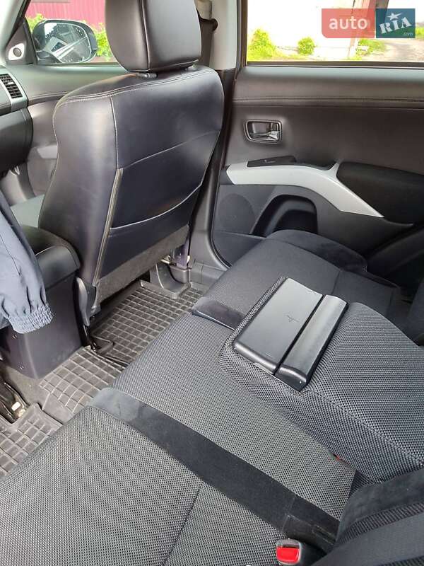 Позашляховик / Кросовер Mitsubishi Outlander 2010 в Печенігах фото 9 Позашляховик / Кросовер Mitsubishi Outlander 2010 в Печенігах