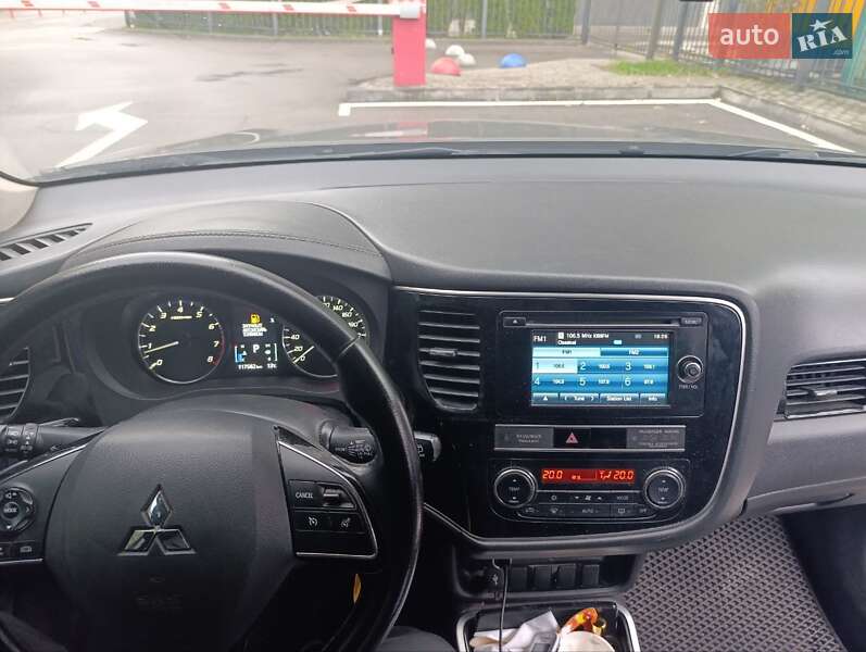 Внедорожник / Кроссовер Mitsubishi Outlander 2018 в Киеве фото 3 Внедорожник / Кроссовер Mitsubishi Outlander 2018 в Киеве