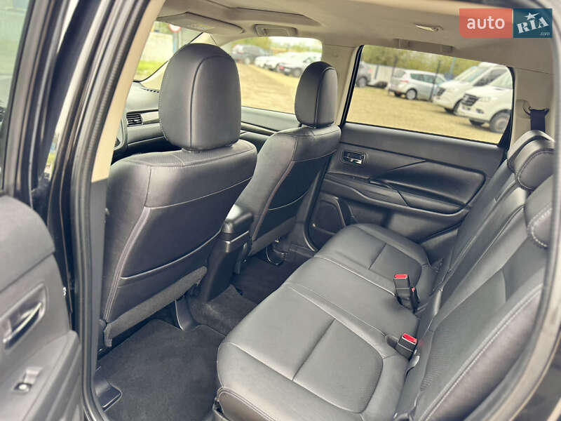 Внедорожник / Кроссовер Mitsubishi Outlander 2016 в Калуше фото 52 Внедорожник / Кроссовер Mitsubishi Outlander 2016 в Калуше