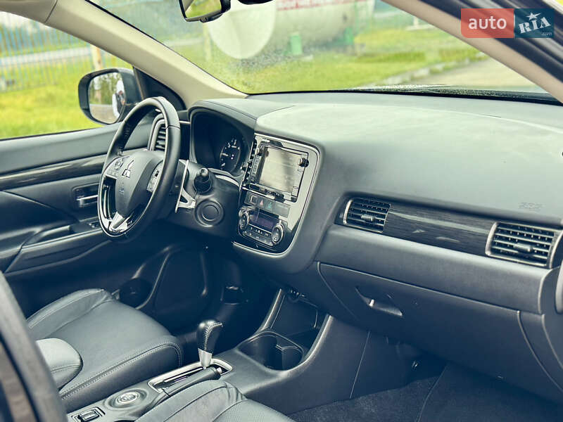 Внедорожник / Кроссовер Mitsubishi Outlander 2016 в Калуше фото 63 Внедорожник / Кроссовер Mitsubishi Outlander 2016 в Калуше