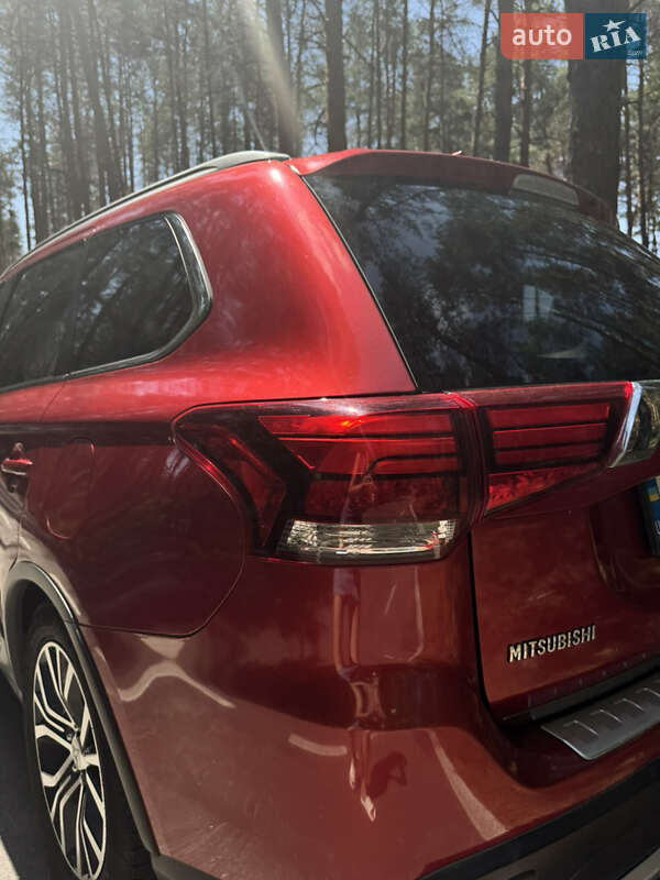 Позашляховик / Кросовер Mitsubishi Outlander 2017 в Полтаві фото 8 Позашляховик / Кросовер Mitsubishi Outlander 2017 в Полтаві