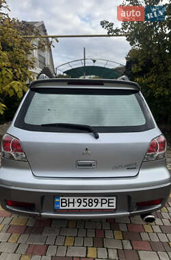 Внедорожник / Кроссовер Mitsubishi Outlander 2003 в  фото 6 Внедорожник / Кроссовер Mitsubishi Outlander 2003 в
