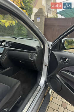 Внедорожник / Кроссовер Mitsubishi Outlander 2003 в  фото 12 Внедорожник / Кроссовер Mitsubishi Outlander 2003 в
