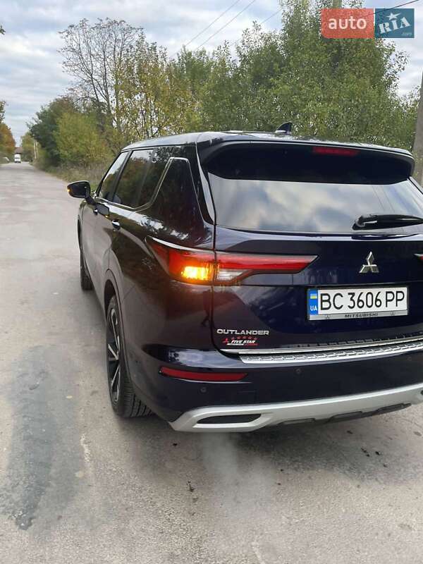 Внедорожник / Кроссовер Mitsubishi Outlander 2021 в Винниках фото 3 Внедорожник / Кроссовер Mitsubishi Outlander 2021 в Винниках