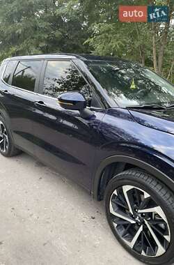 Позашляховик / Кросовер Mitsubishi Outlander 2021 в  фото 14 Позашляховик / Кросовер Mitsubishi Outlander 2021 в
