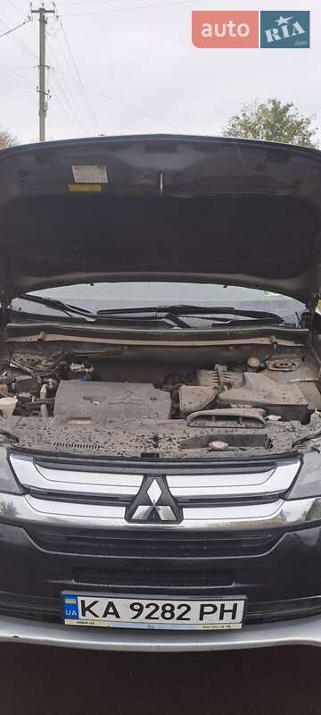 Внедорожник / Кроссовер Mitsubishi Outlander 2016 в Березане