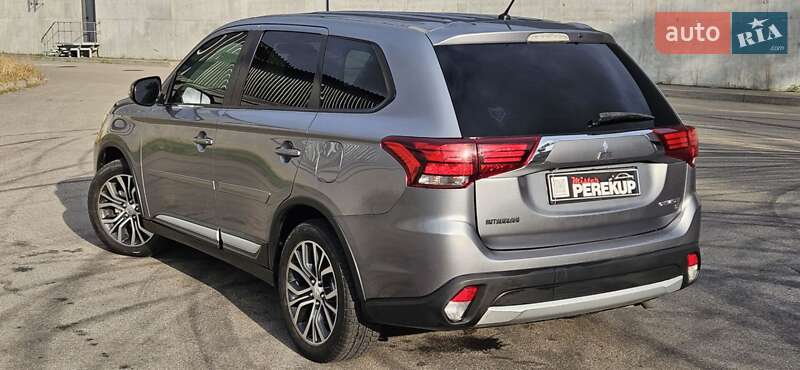Внедорожник / Кроссовер Mitsubishi Outlander 2015 в Киеве фото 4 Внедорожник / Кроссовер Mitsubishi Outlander 2015 в Киеве