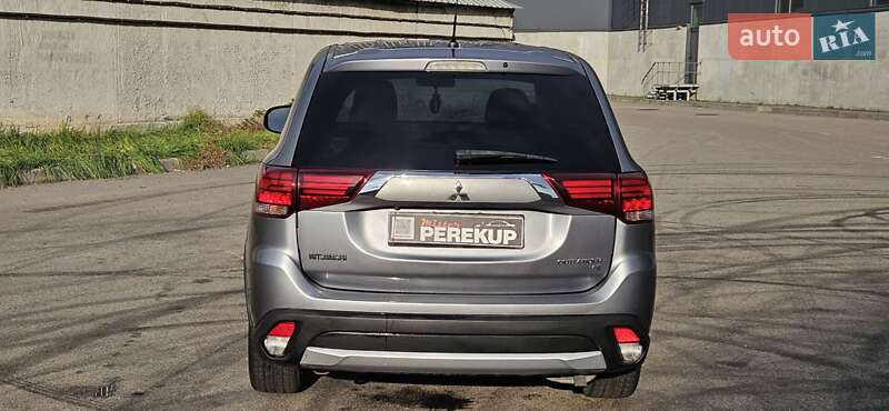 Внедорожник / Кроссовер Mitsubishi Outlander 2015 в Киеве фото 5 Внедорожник / Кроссовер Mitsubishi Outlander 2015 в Киеве