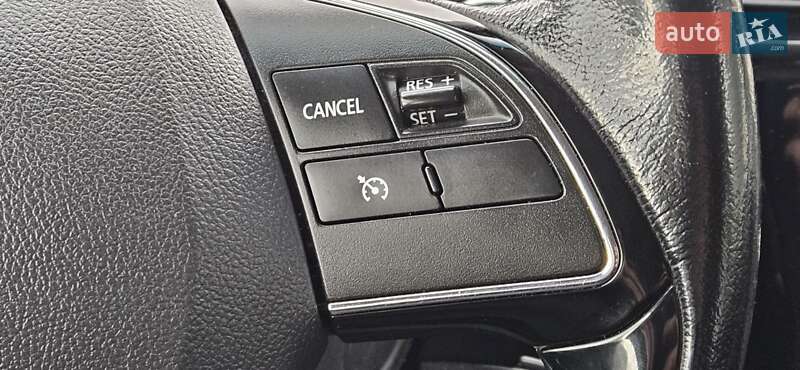 Внедорожник / Кроссовер Mitsubishi Outlander 2015 в Киеве фото 16 Внедорожник / Кроссовер Mitsubishi Outlander 2015 в Киеве
