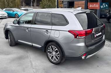Позашляховик / Кросовер Mitsubishi Outlander 2018 в  фото 9 Позашляховик / Кросовер Mitsubishi Outlander 2018 в