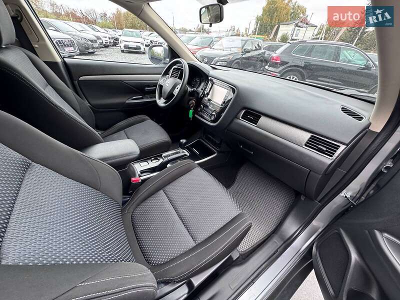 Внедорожник / Кроссовер Mitsubishi Outlander 2018 в Ровно фото 33 Внедорожник / Кроссовер Mitsubishi Outlander 2018 в Ровно