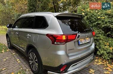 Внедорожник / Кроссовер Mitsubishi Outlander 2018 в 