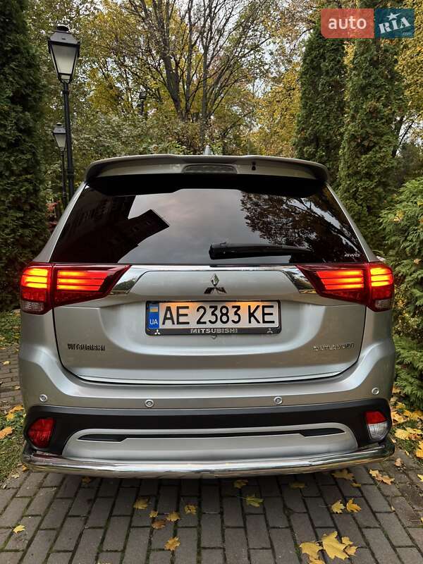 Позашляховик / Кросовер Mitsubishi Outlander 2018 в Києві