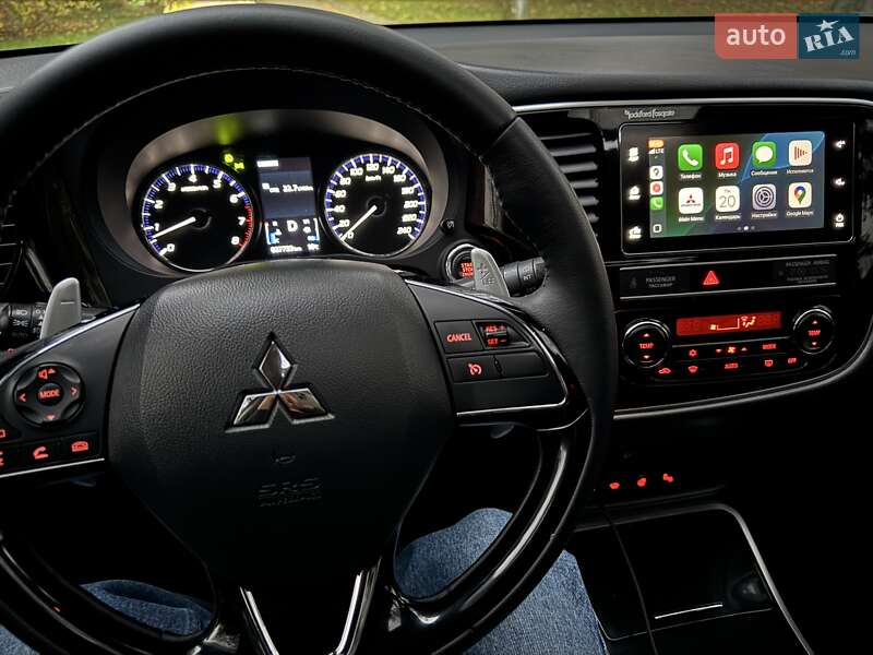 Позашляховик / Кросовер Mitsubishi Outlander 2018 в Києві