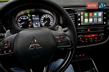 Внедорожник / Кроссовер Mitsubishi Outlander 2018 в 