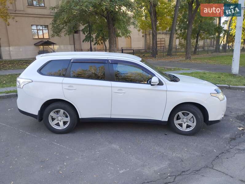 Внедорожник / Кроссовер Mitsubishi Outlander 2012 в Николаеве фото 13 Внедорожник / Кроссовер Mitsubishi Outlander 2012 в Николаеве