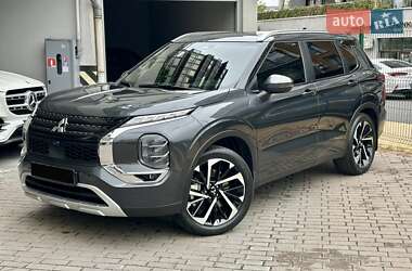 Внедорожник / Кроссовер Mitsubishi Outlander 2024 в Киеве