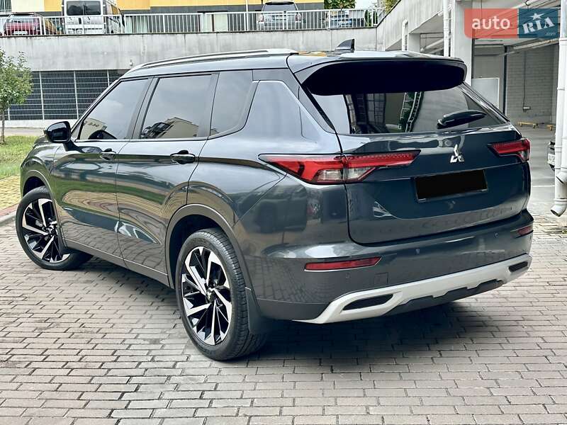 Позашляховик / Кросовер Mitsubishi Outlander 2024 в Києві