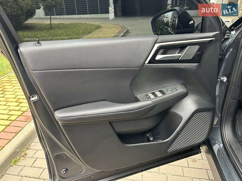 Позашляховик / Кросовер Mitsubishi Outlander 2024 в Києві