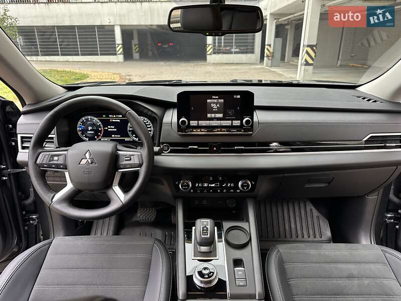 Позашляховик / Кросовер Mitsubishi Outlander 2024 в Києві