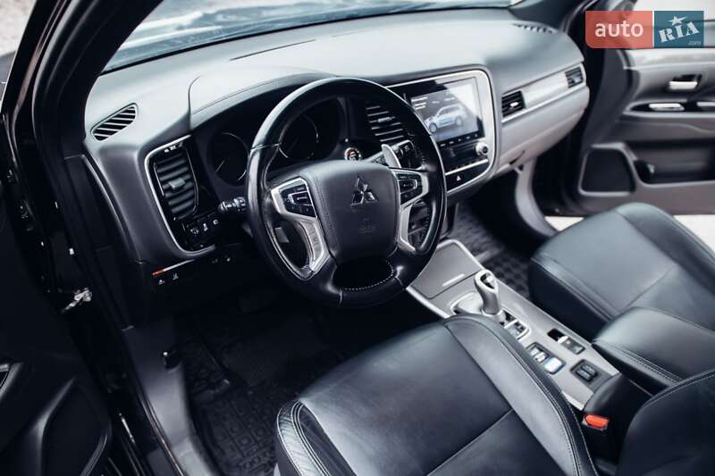 Внедорожник / Кроссовер Mitsubishi Outlander 2021 в Киеве фото 16 Внедорожник / Кроссовер Mitsubishi Outlander 2021 в Киеве