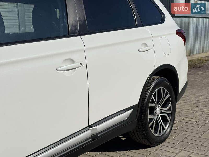 Внедорожник / Кроссовер Mitsubishi Outlander 2016 в Ковеле фото 24 Внедорожник / Кроссовер Mitsubishi Outlander 2016 в Ковеле