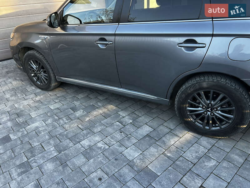 Позашляховик / Кросовер Mitsubishi Outlander 2018 в Івано-Франківську фото 44 Позашляховик / Кросовер Mitsubishi Outlander 2018 в Івано-Франківську