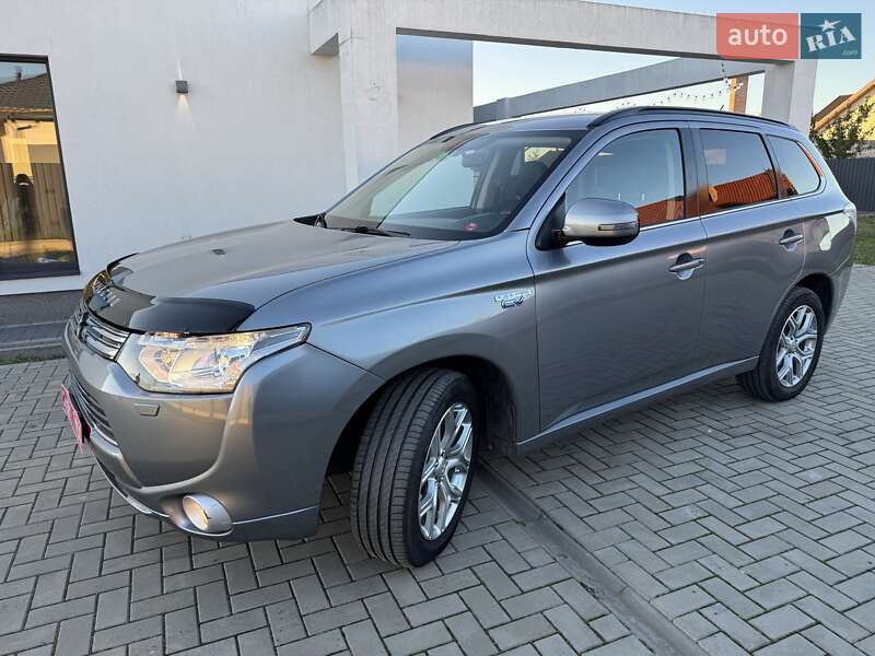 Позашляховик / Кросовер Mitsubishi Outlander 2014 в Луцьку