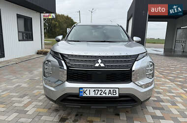 Позашляховик / Кросовер Mitsubishi Outlander 2021 в  фото 14 Позашляховик / Кросовер Mitsubishi Outlander 2021 в