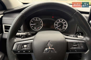 Позашляховик / Кросовер Mitsubishi Outlander 2021 в  фото 45 Позашляховик / Кросовер Mitsubishi Outlander 2021 в