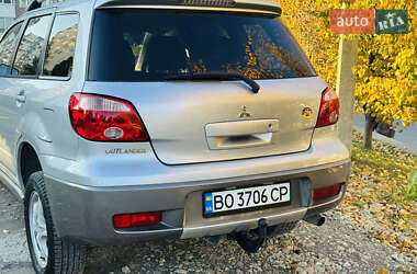 Позашляховик / Кросовер Mitsubishi Outlander 2006 в  фото 27 Позашляховик / Кросовер Mitsubishi Outlander 2006 в