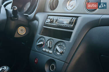 Позашляховик / Кросовер Mitsubishi Outlander 2006 в  фото 39 Позашляховик / Кросовер Mitsubishi Outlander 2006 в