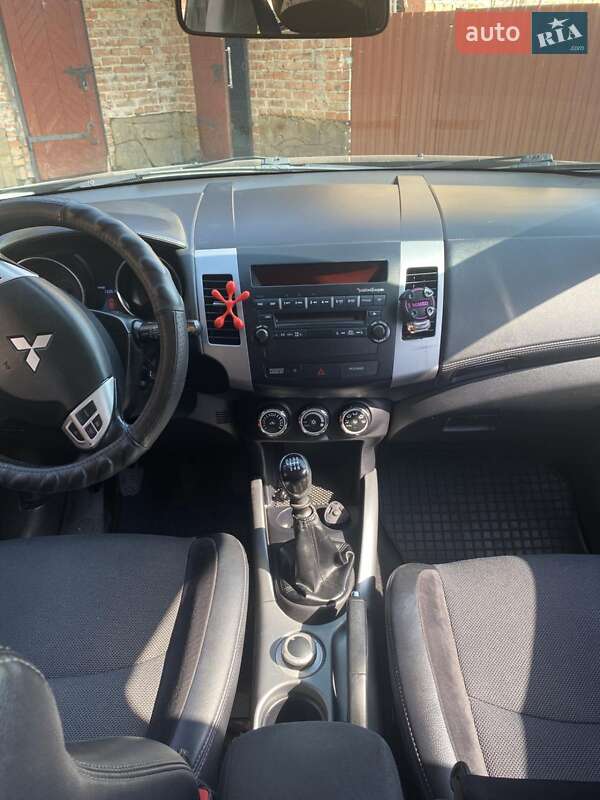 Позашляховик / Кросовер Mitsubishi Outlander 2009 в Кам'янці-Бузькій фото 18 Позашляховик / Кросовер Mitsubishi Outlander 2009 в Кам'янці-Бузькій
