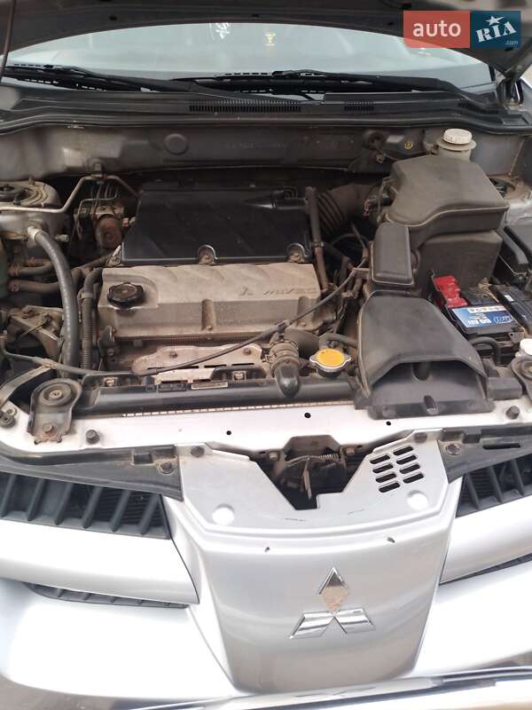 Позашляховик / Кросовер Mitsubishi Outlander 2008 в Ізмаїлі фото 5 Позашляховик / Кросовер Mitsubishi Outlander 2008 в Ізмаїлі