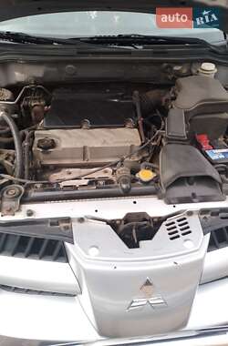 Позашляховик / Кросовер Mitsubishi Outlander 2008 в 