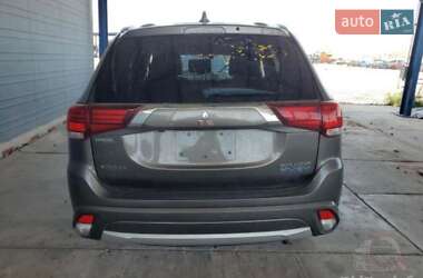 Внедорожник / Кроссовер Mitsubishi Outlander 2018 в 