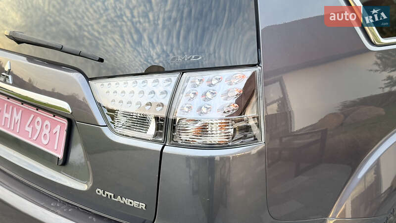Внедорожник / Кроссовер Mitsubishi Outlander 2011 в Ровно
