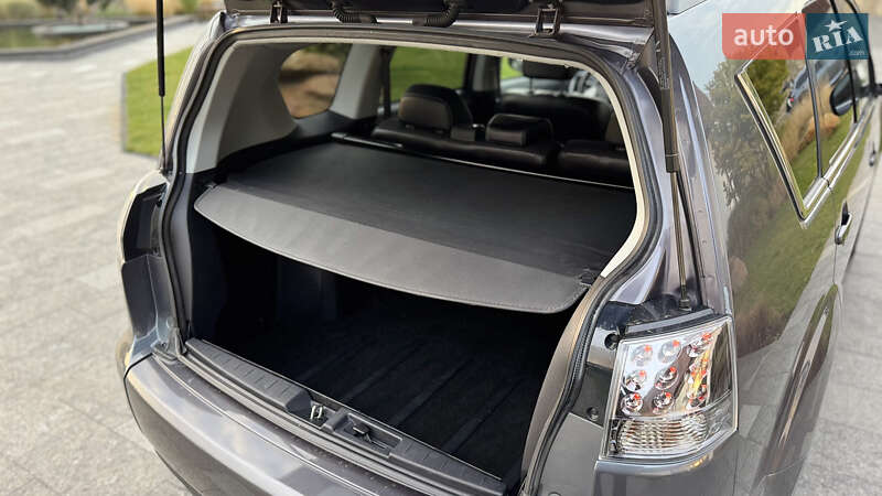 Внедорожник / Кроссовер Mitsubishi Outlander 2011 в Ровно