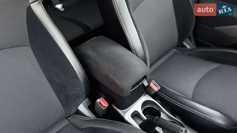 Внедорожник / Кроссовер Mitsubishi Outlander 2011 в Ровно